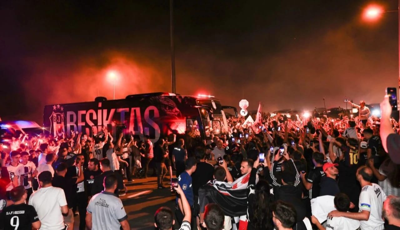 Beşiktaş'ın Avrupa Ligi Maçı Türkiye Dışına Alınıyor!