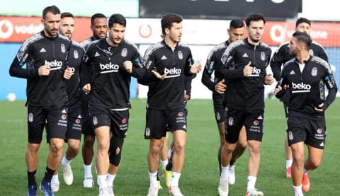 Beşiktaş'ın Borussia Dortmund maçı kamp kadrosu açıklandı