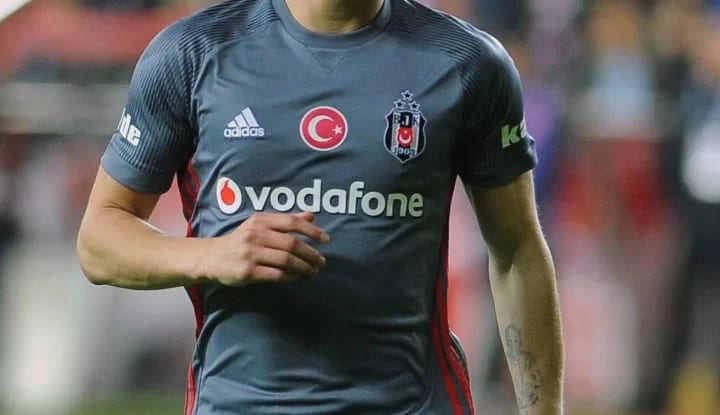 Beşiktaş'ın eski futbolcusu Süper Lig'e geri dönüyor!