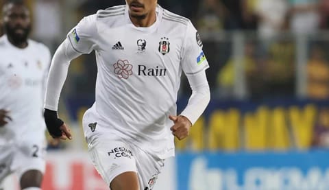 Beşiktaş'ın eski yıldızından kötü haber!