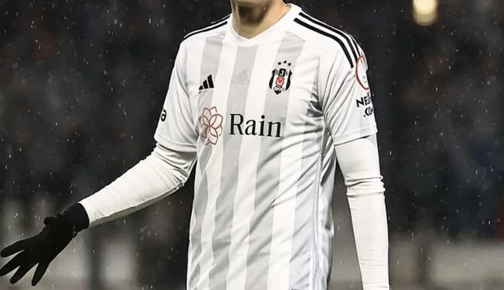 Beşiktaş'ın genç yıldızı kulübeye hapsoldu!