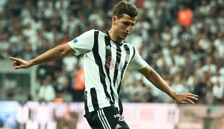 Beşiktaş'ın gözde orta sahası Salih Uçan!