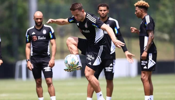 Beşiktaş'ın hedefi kampa gitmek!