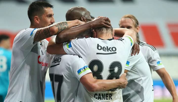 Beşiktaş'ın ilk 11'i belli oldu!