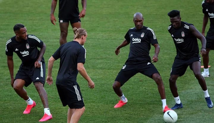 Beşiktaş'ın ilk 11'i belli oldu!