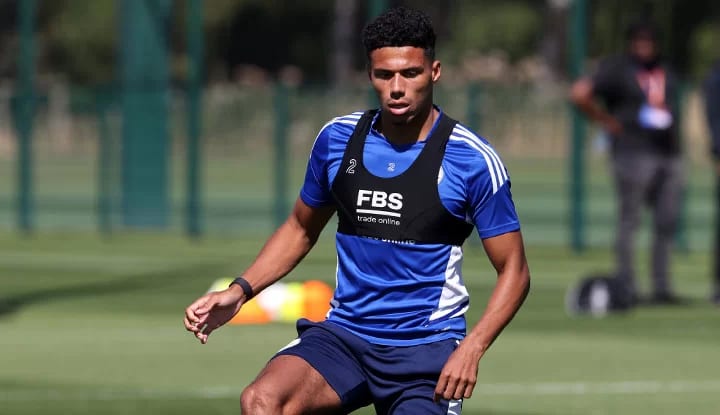 Beşiktaş’ın yeni hedefi James Justin!