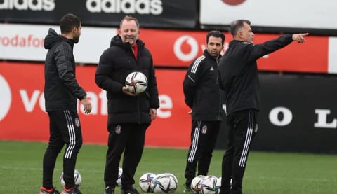 Beşiktaş'ın yeni orta saha üçlüsü belli oldu!