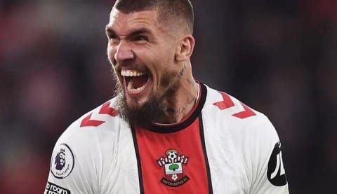 Beşiktaş'ın yeni transferi Lyanco, İstanbul'a geldi!