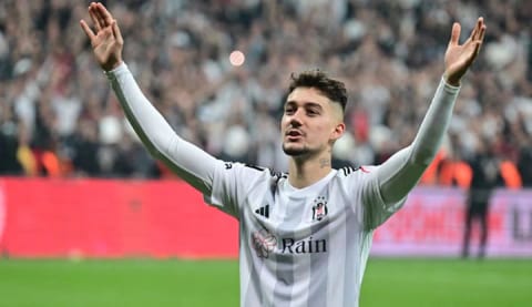 Beşiktaş'ın yıldızı aday kadroya davet edildi!