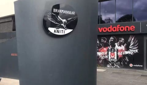 Beşiktaşlı eski yöneticiden anıt tepkisi!