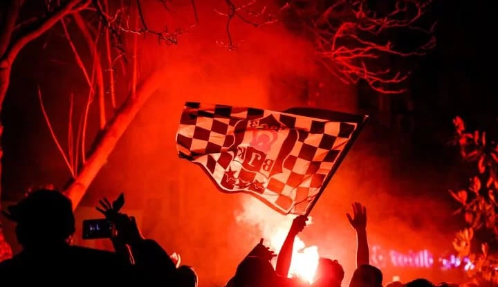 Beşiktaşlı taraftarlardan tepki! "Burası Beşiktaş, herkes.."