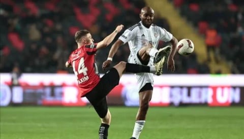 Beşiktaş’ta Al-Musrati sakatlandı!