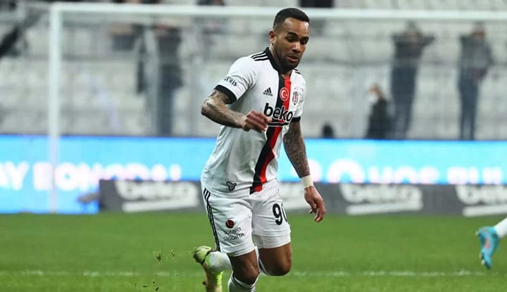 Beşiktaş'ta Alex Teixeira'ya talip çıktı!