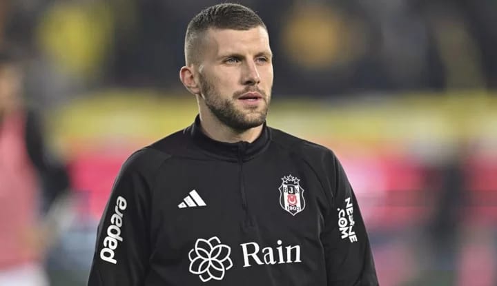 Beşiktaş'ta Ante Rebic'in ayrılık şartı belli oldu!