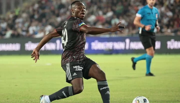 Beşiktaş'ta asisti yaptı, oyundan alındı!
