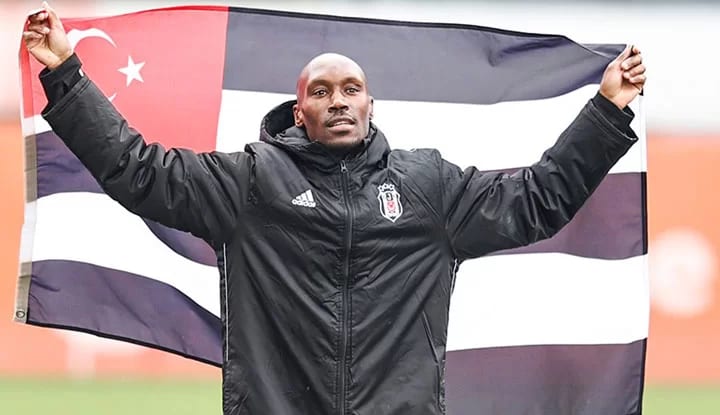 Beşiktaş'ta Atiba Hutchinson'dan yeni sözleşme!