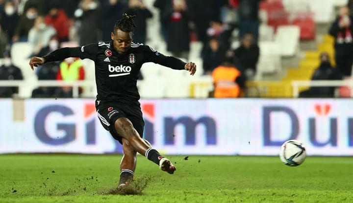 Beşiktaş'ta Batshuayi yükseliyor