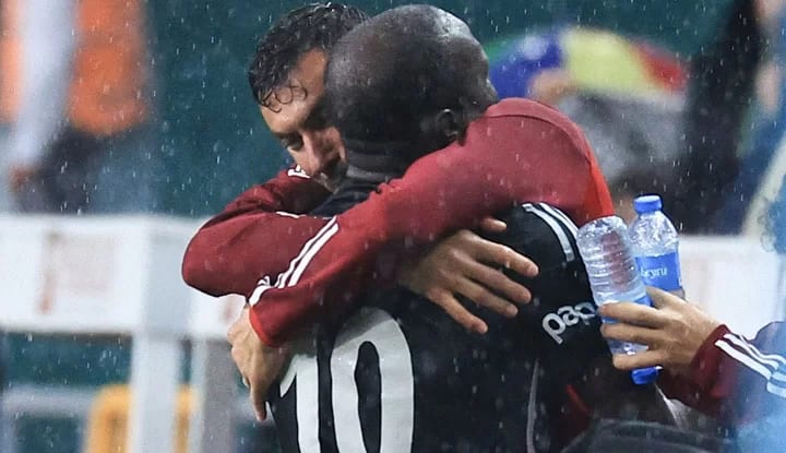 Beşiktaş'ta Burak’tan destek Abou’dan saygı!