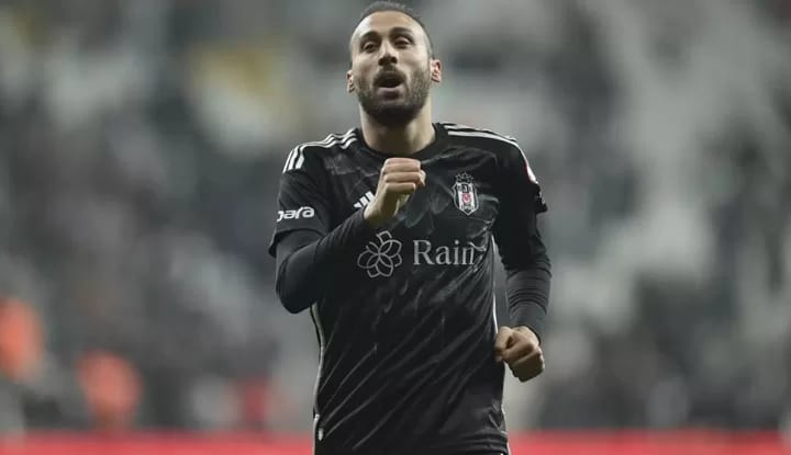 Beşiktaş'ta Cenk Tosun ile yeni sözleşme görüşmesi!