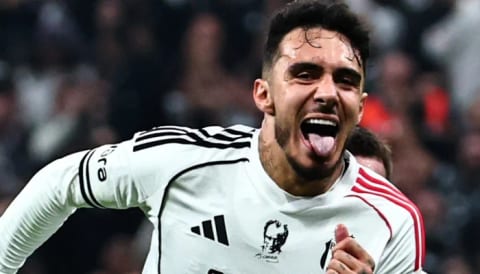 Beşiktaş’ta Emirhan Topçu gelişmesi!