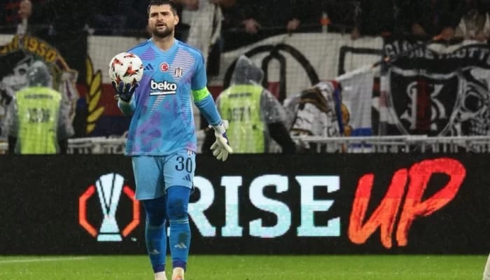 Beşiktaş'ta Ersin Destanoğlu kaleyi geri aldı!