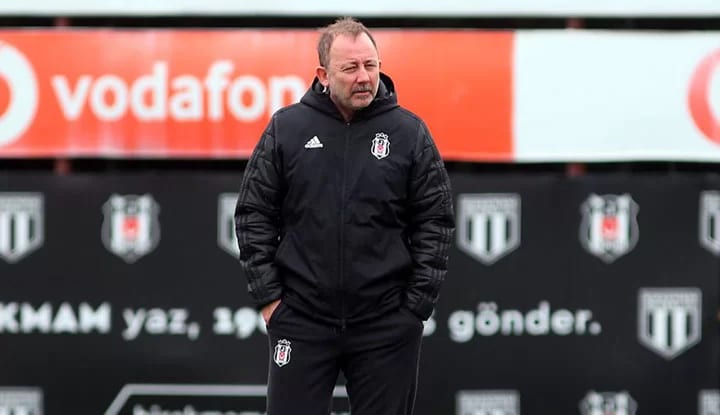 Beşiktaş'ta Fenerbahçe derbisi öncesinde görüşme!