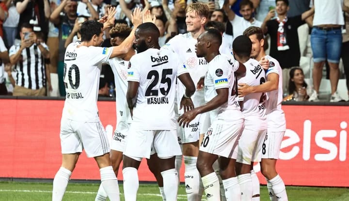 Beşiktaş'ta futbolculardan Valerien Ismael'e destek!