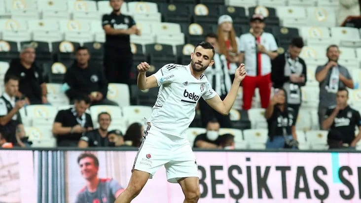 Beşiktaş'ta Ghezzal sakatlandı