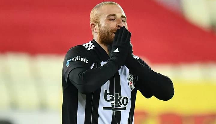 Beşiktaş'ta Gökhan Töre gelişmesi!