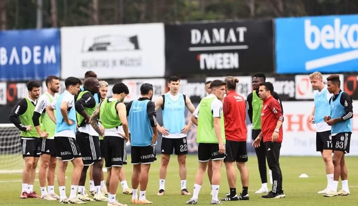 Beşiktaş'ta hangi oyuncular yolcu? Ayrılık rüzgarı esiyor!