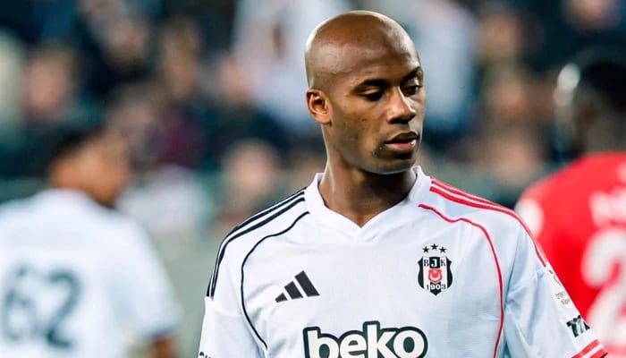 Beşiktaş’ta iki stoperle yollar ayrılıyor!