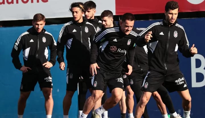 Beşiktaş'ta kesin ayrılacaklar belli oldu! İşte o isimler!
