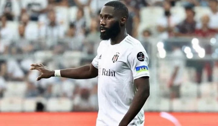 Beşiktaş'ta Masuaku için ayrılık kapıda!