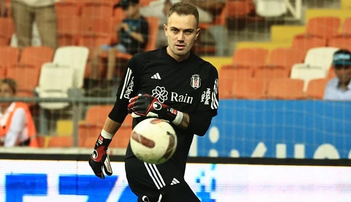 Beşiktaş’ta Mert Günok sakatlandı!
