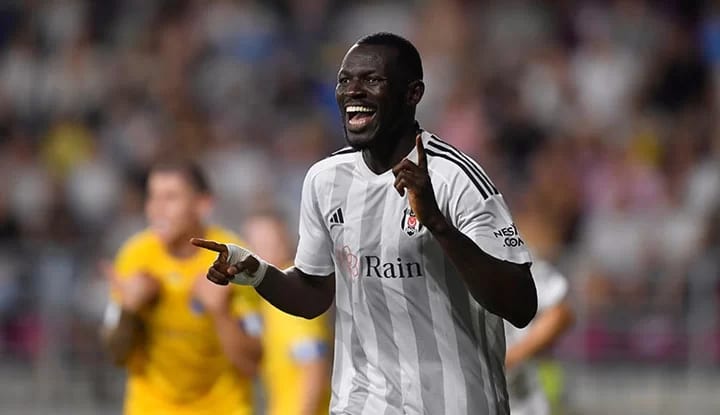 Beşiktaş'ta Omar Colley hatayla döndü!