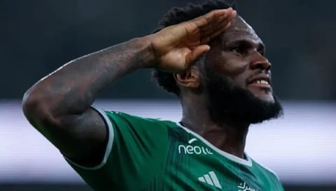 Beşiktaş'ta orta saha için Kessie formülü!