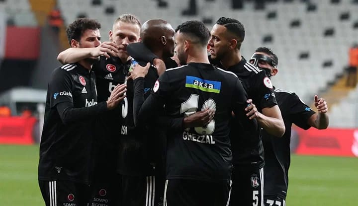 Beşiktaş'ta orta sahaya iki aday!