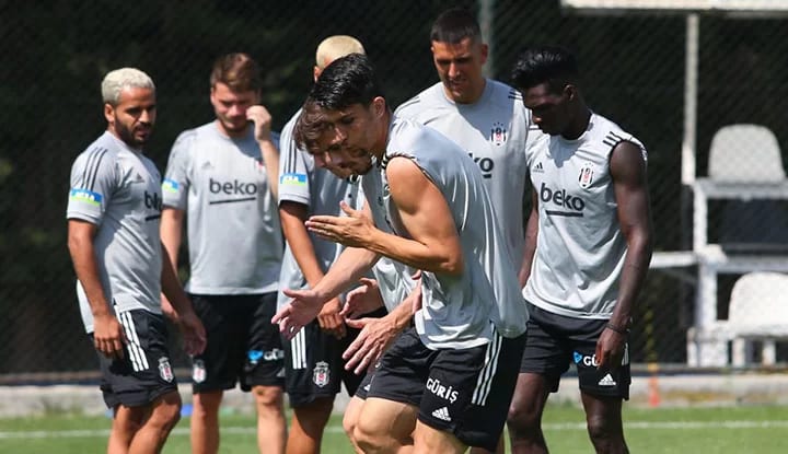 Beşiktaş'ta PAOK maçı öncesi sevindiren gelişme!
