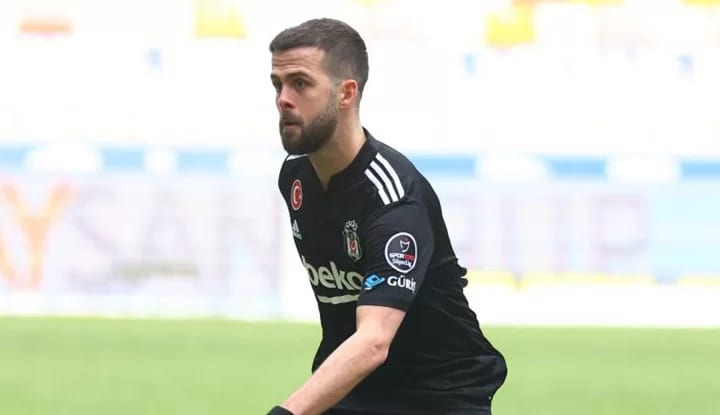 Beşiktaş'ta Pjanic gelişmesi