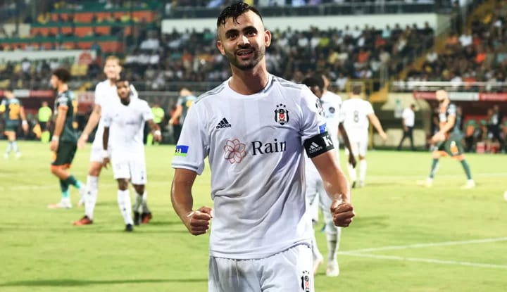 Beşiktaş'ta Rachid Ghezzal'ın derbi planı!