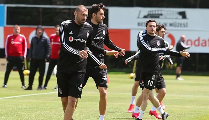 Beşiktaş'ta radikal karar! Testler negatif çıkarsa...