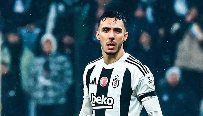 Beşiktaş’ta sakatlık: Emirhan Topçu oyuna devam edemedi!