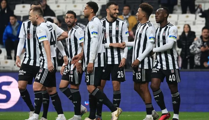 Beşiktaş'ta Şenol Güneş'le 7 oyuncu yıldızlaştı!