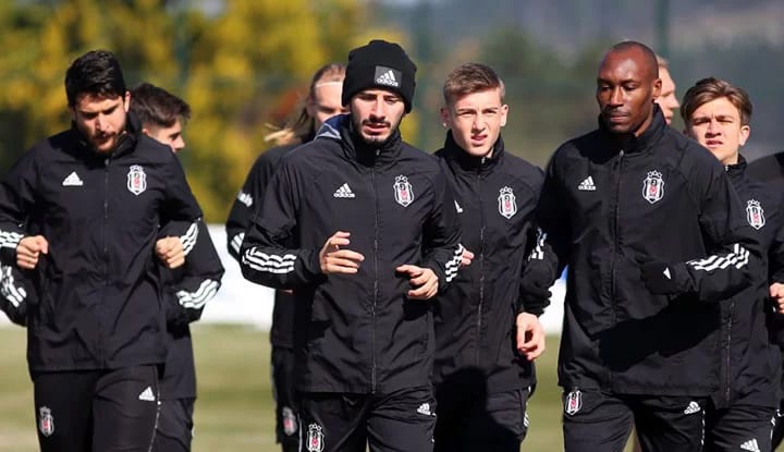 Beşiktaş'ta son antrenmandan notlar! Rachid Ghezzal...