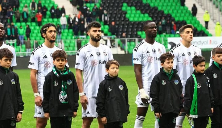 Beşiktaş'ta stoperler geri dönüyor!