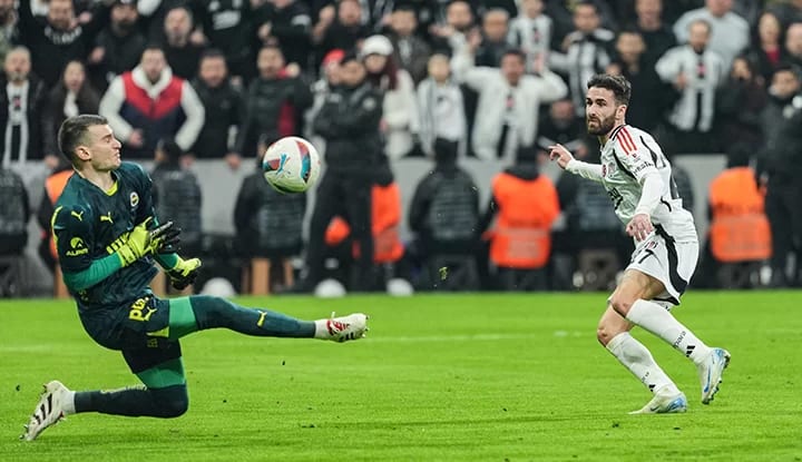 Beşiktaş'ta tek kalıcı Rafa Silva!