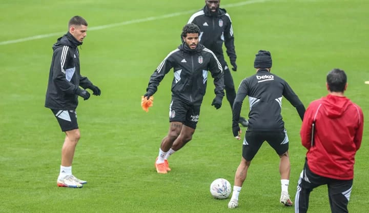 Beşiktaş'ta Valentin Rosier'a talip çıktı!