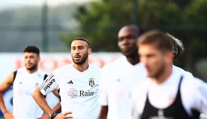 Beşiktaş'ta yeni sözleşmeler milli arada!
