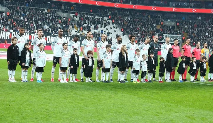 Beşiktaş'ta yönetim, yıldız oyuncu için kararsız!