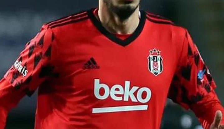 Beşiktaş'tan ayrılan tecrübeli futbolcu için flaş iddia!